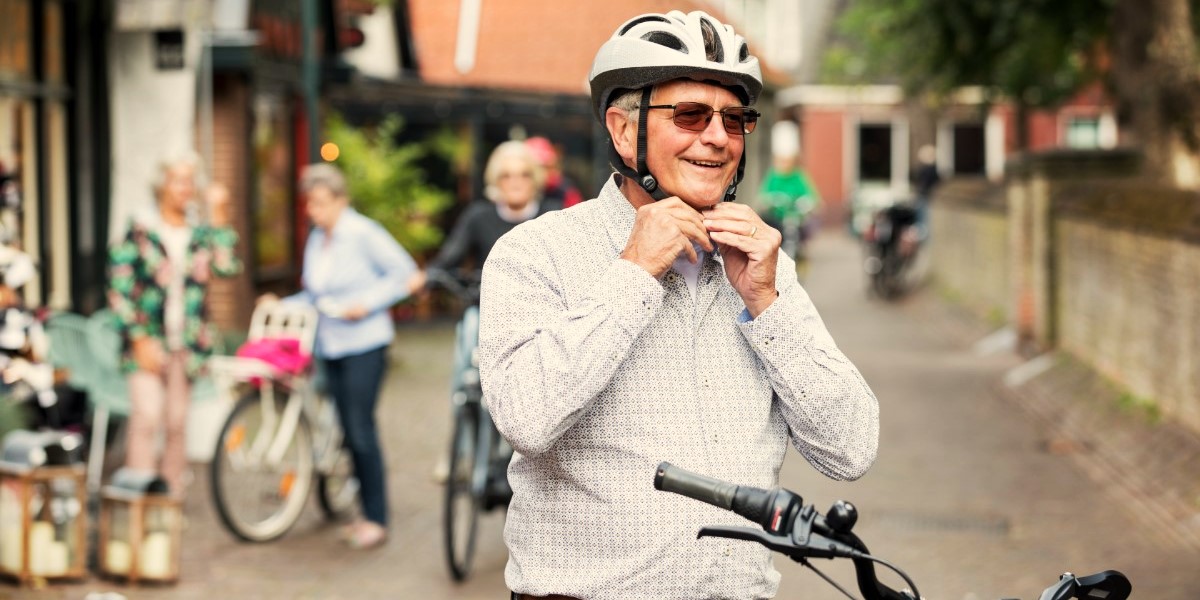 Foto: Zet 'm op: fietshelmactie