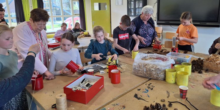 Foto: Knutselmiddag in Emst brengt jeugd en natuur samen