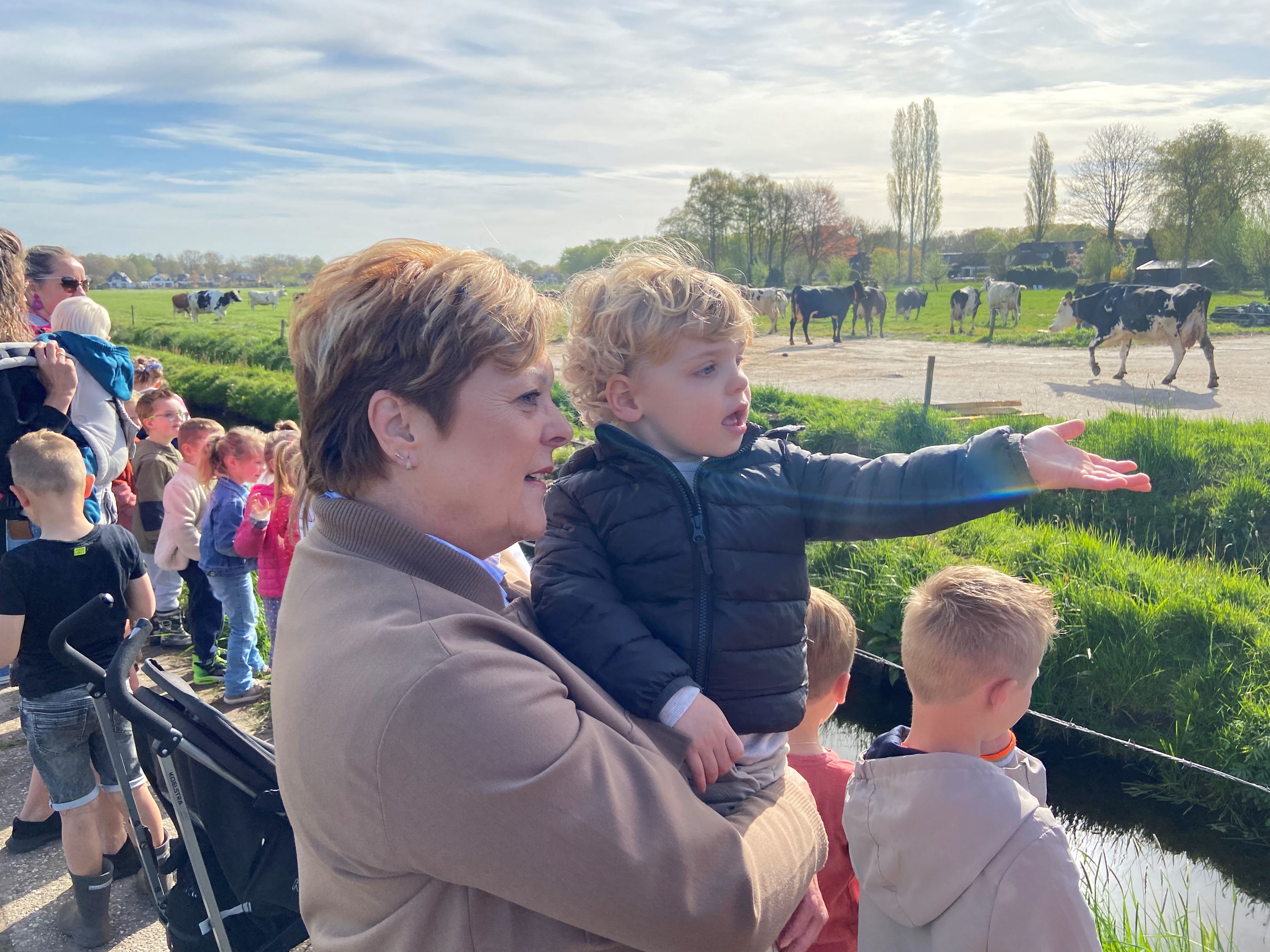 Foto: Koeiendans bij Melkveebedrijf Bijsterbosch