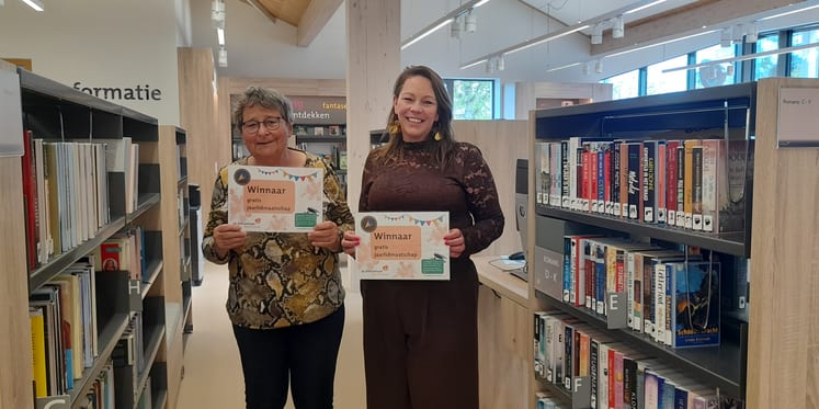 Foto: Winnaars ‘raad-de-bladzijden’-actie bekend in Bibliotheek Wapenveld