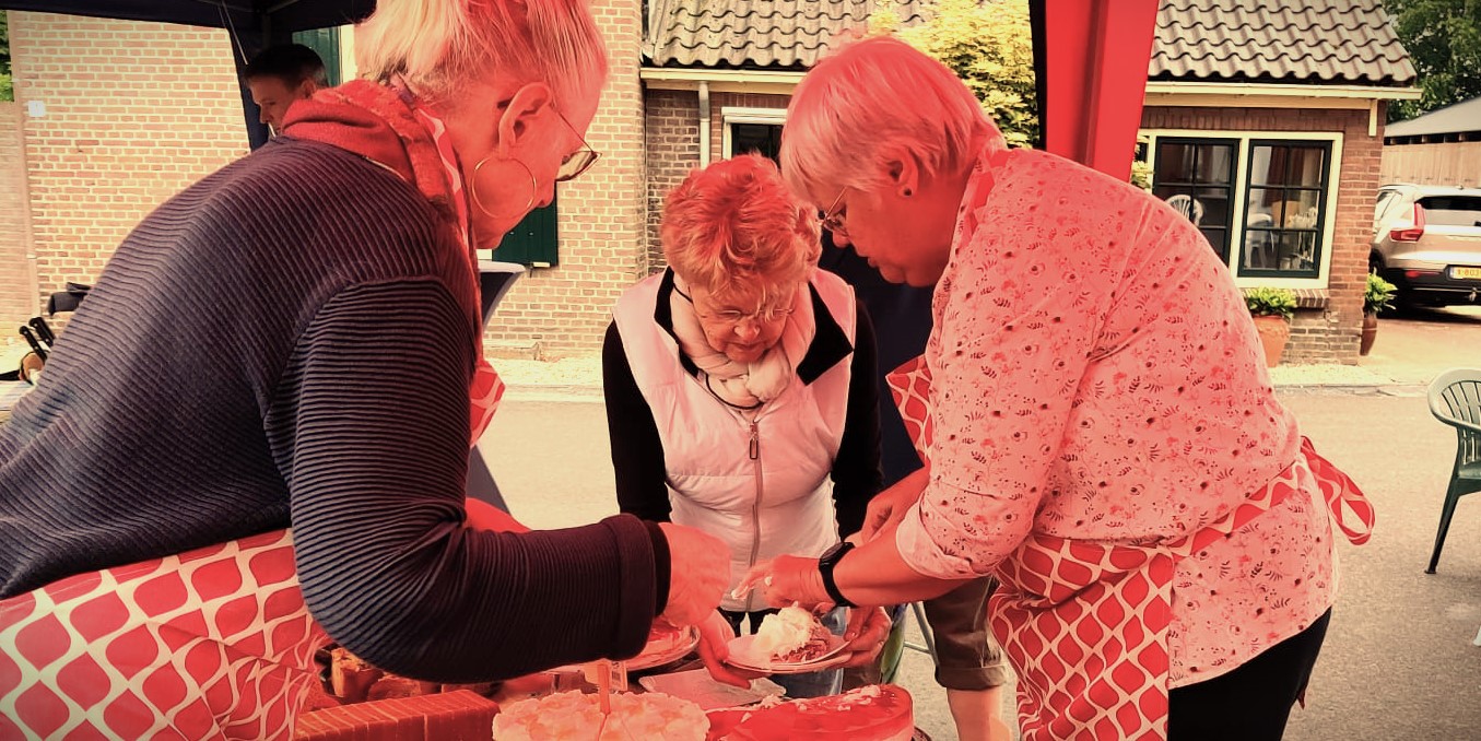 Foto: Hemelvaartsdag: Ludieke Markt in Voorstonden