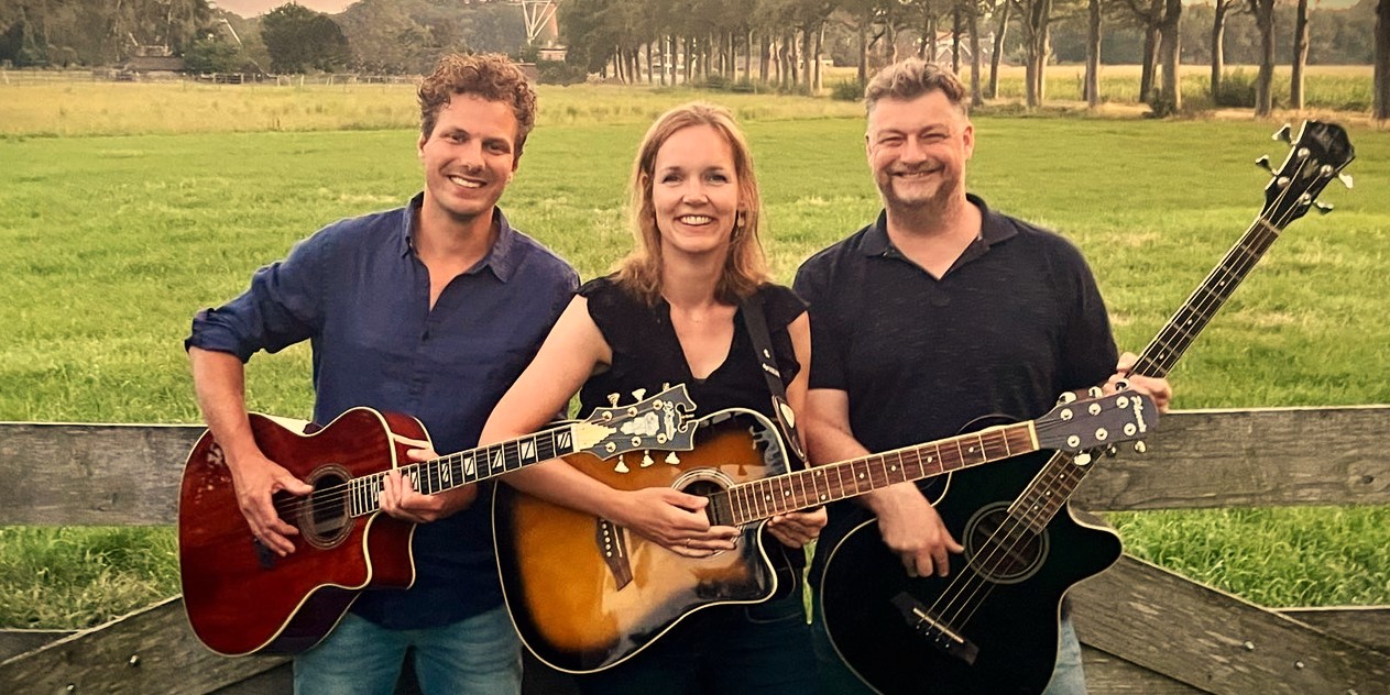 Foto: Live muziek bij muziekkoepel Nering Bögel