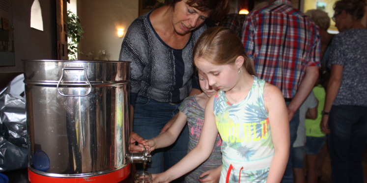 Foto: Op Vrieze's Erfgoed woont de koningin in een stal