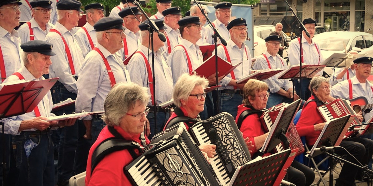 Foto: Live muziek in Worpplantsoen: van rock en ballads tot shanty’s