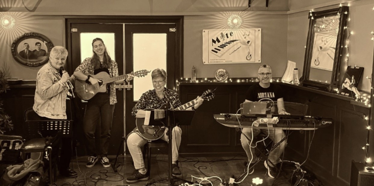 Foto: Live muziek in Worpplantsoen: van rock en ballads tot shanty’s