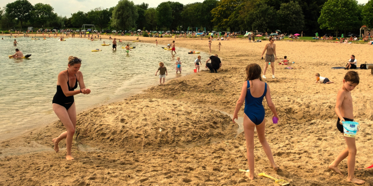 Foto: Recordzomer in Gelderland: nu al meer strandbezoekers dan ooit