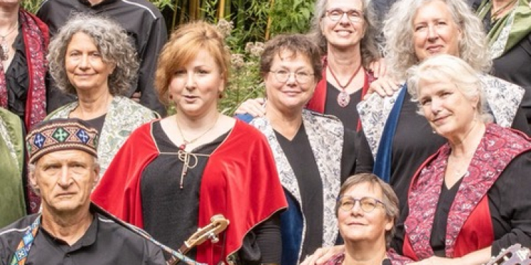 Foto: Oeroude Georgische zang in parktuin Huize Kolthoorn