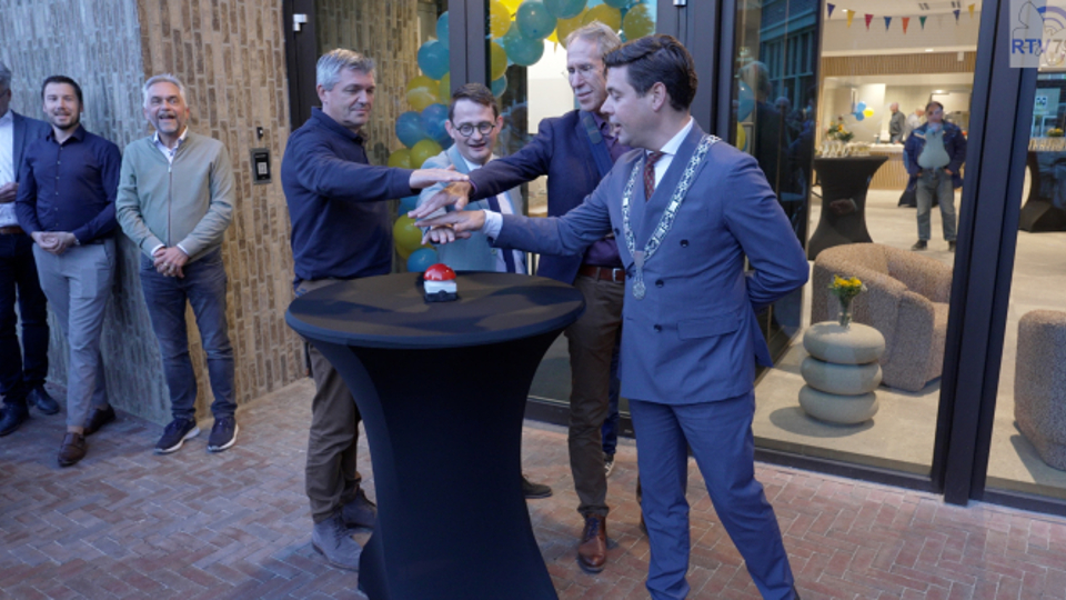 Foto bij Nieuwe kerkcentrum geopend