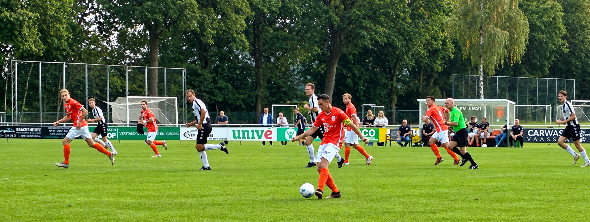 Foto: V.v. Emst 1 pakt eerste overwinning van het seizoen