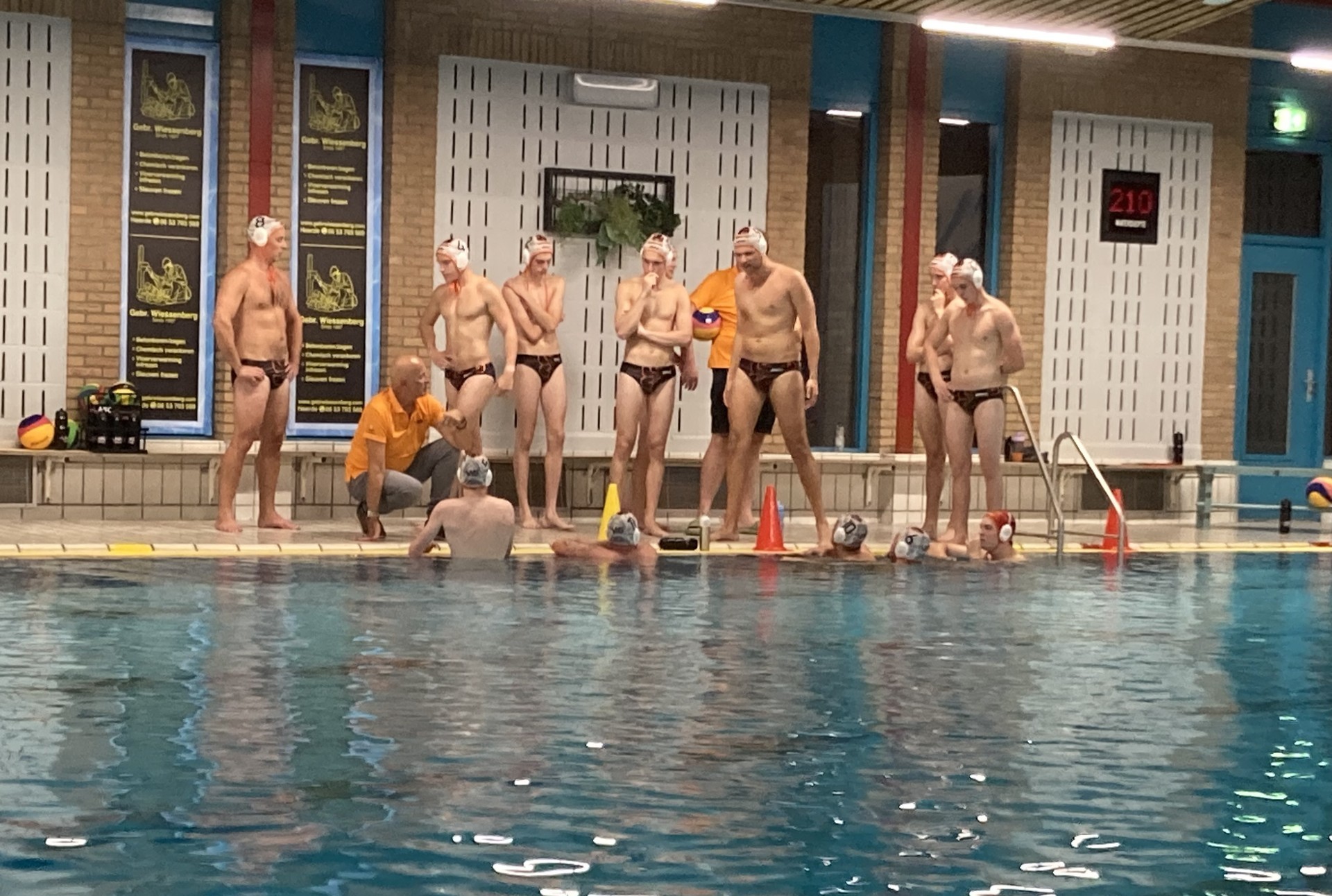 Foto: Octopus maakt op harde manier kennis met de 3e divisie