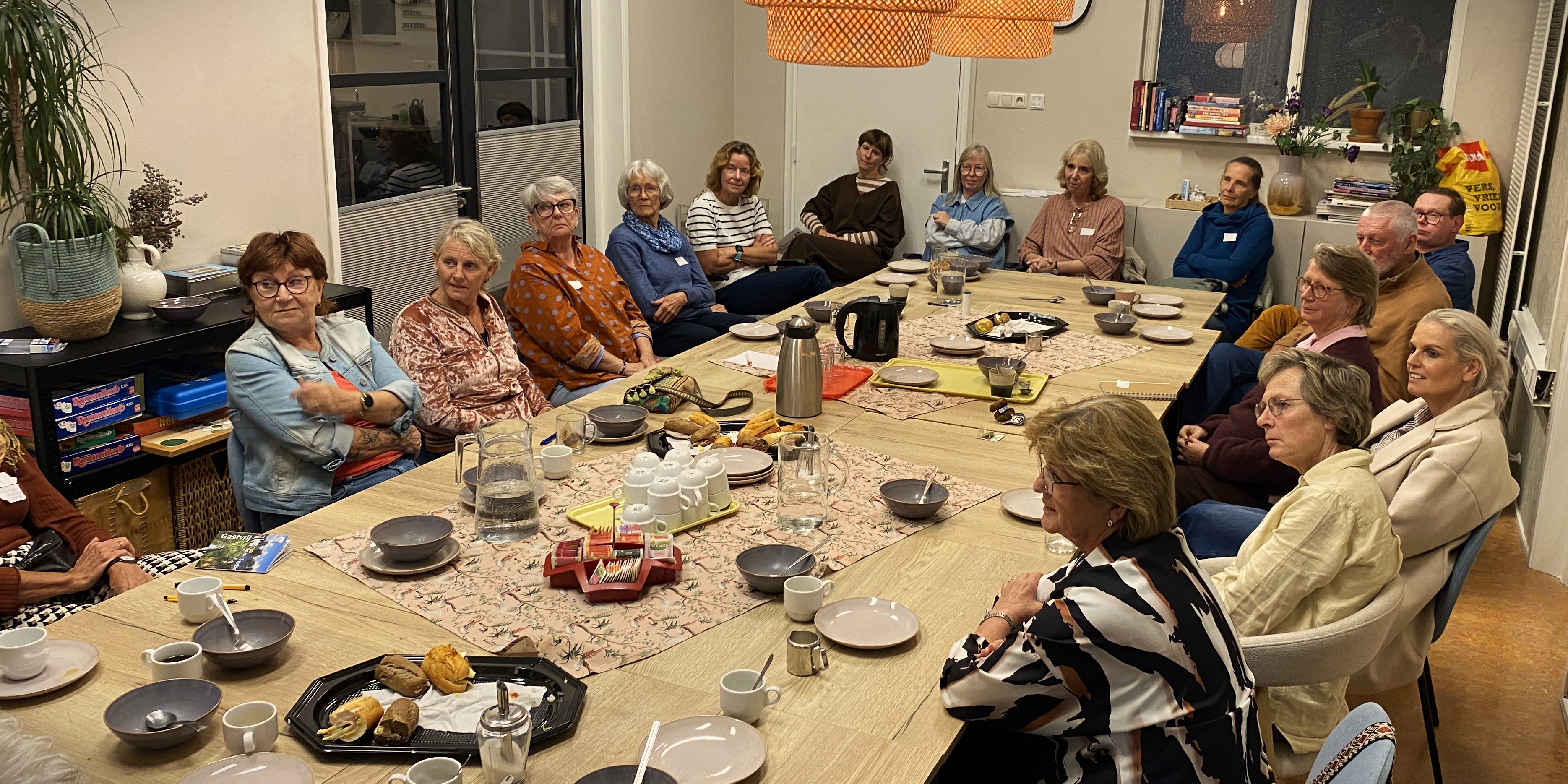 Foto: Buurtmaken in Brummen: gewoon beginnen met een praatje