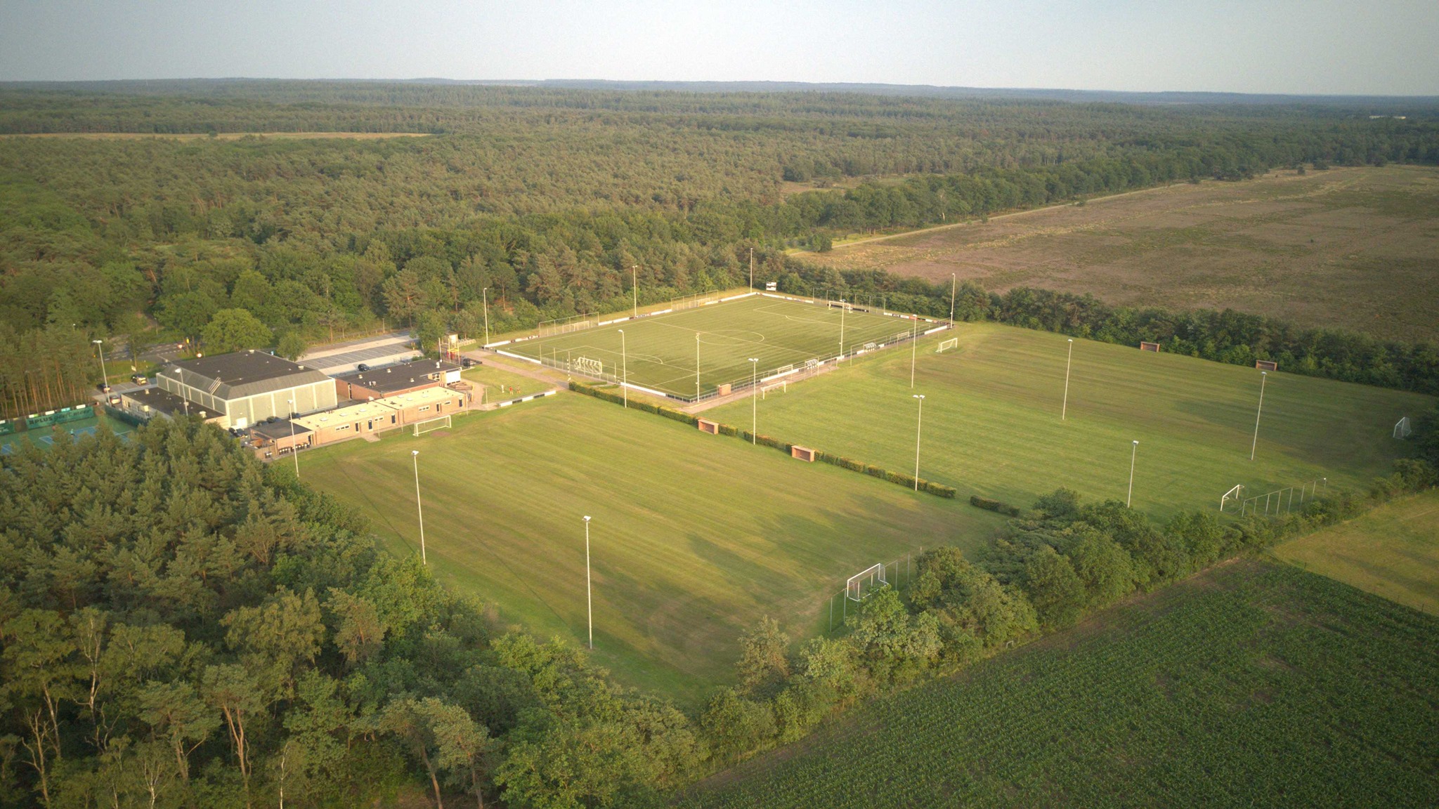 Foto: Elspeet trekt zwaarbevochten zege over de streep tegen ESC Elburg