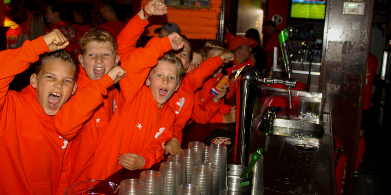 Foto: Kroegen en sportkantines in Elburg kunnen langer open tijdens WK 2026