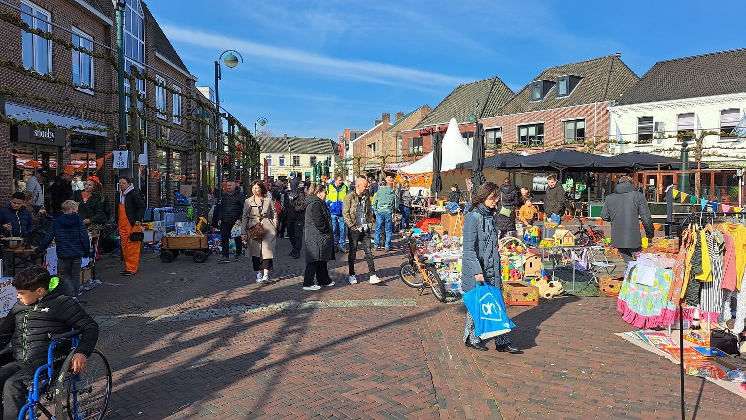 Foto: Zonder vrijwilligers dreigt stilte op Koningsdag in Budel