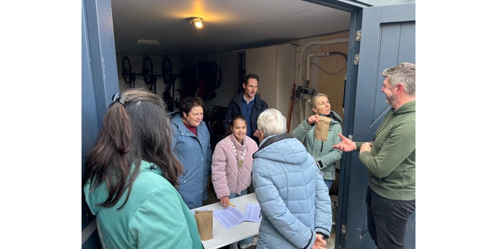 Foto: Bloemzadenactie groot succes in Valkenswaard