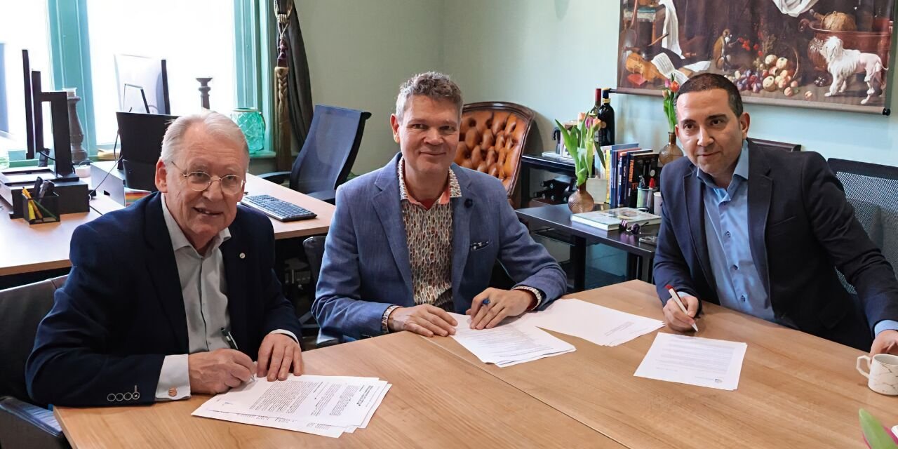 Foto: Gemeente en GPO tekenen overeenkomst ontwikkeling ’t Vogelshofje