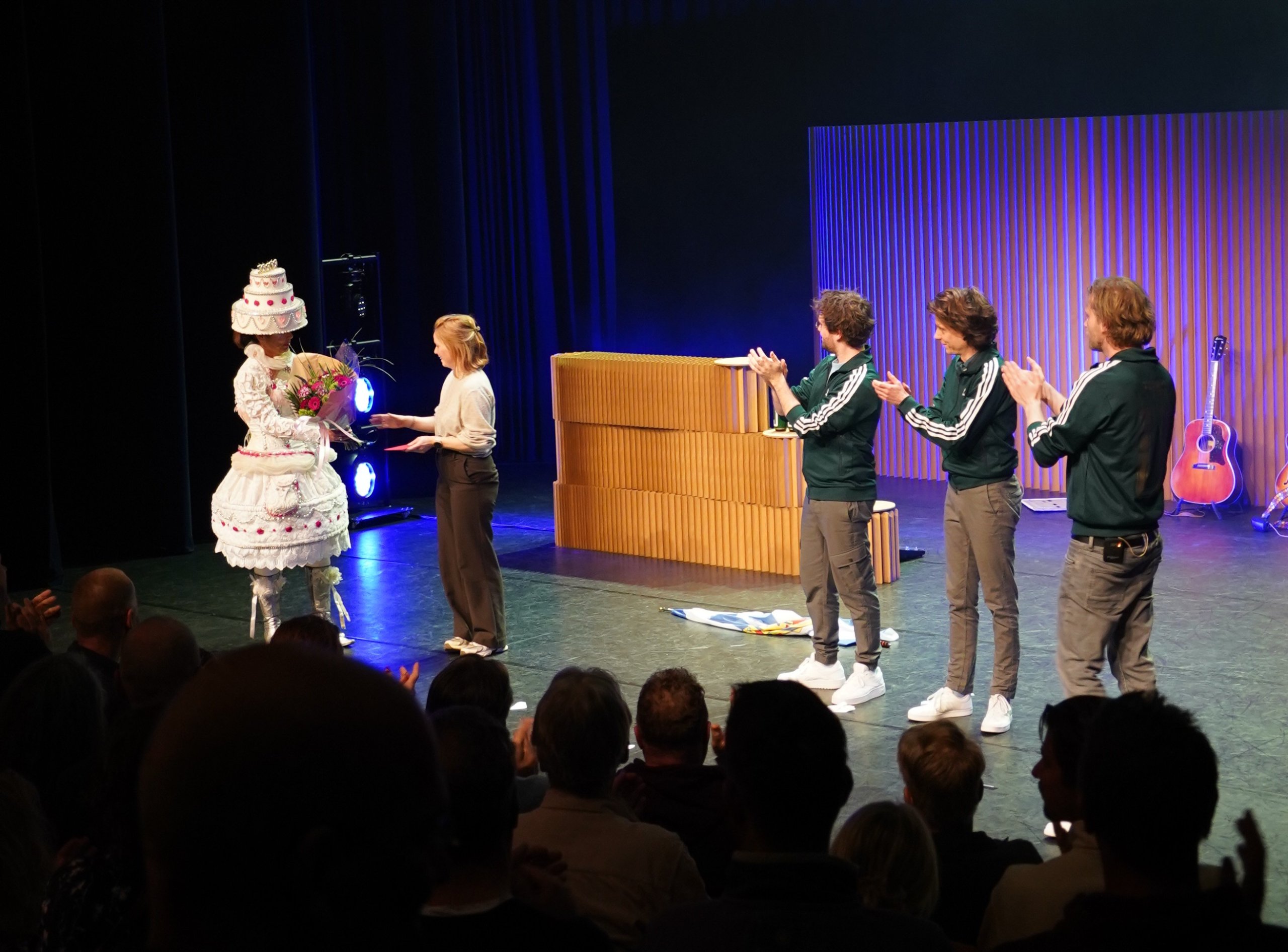 Foto: Theater De Schalm ontvangt 50.000ste bezoeker