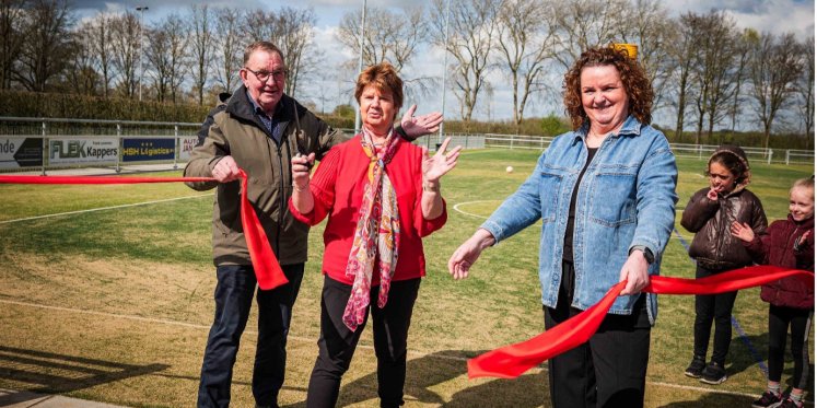 Foto: Korfbalvereniging KVC opent nieuw clubhuis in Hapert