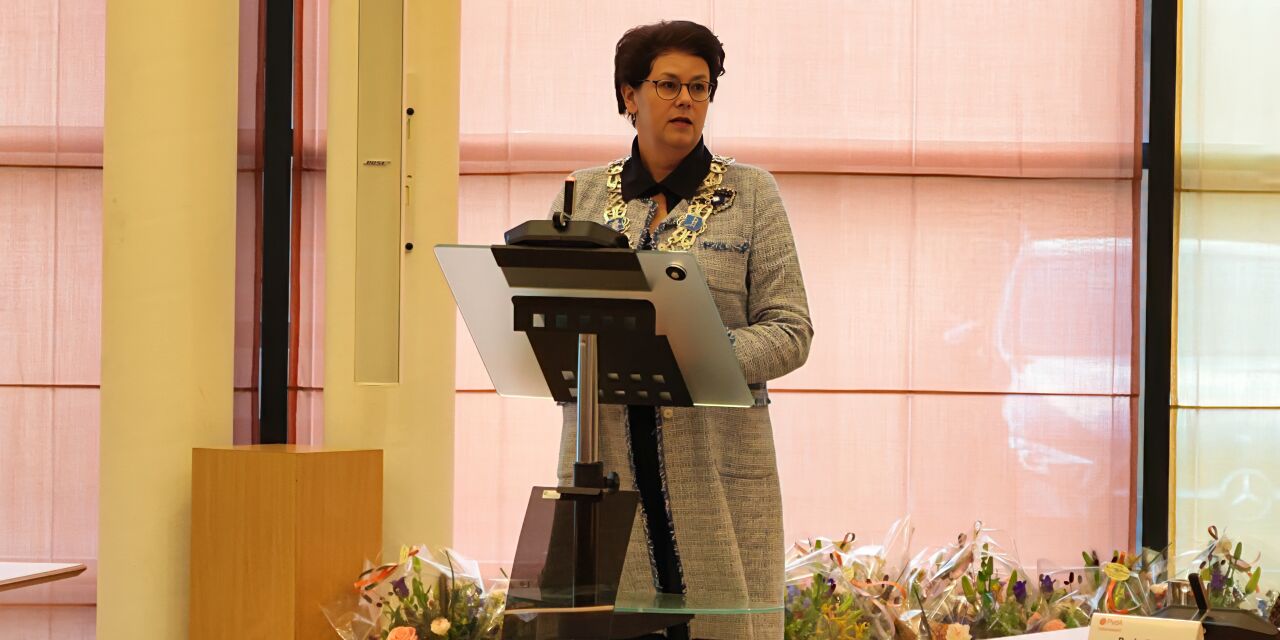 Foto: Twee raadsleden gemeente Valkenswaard Koninklijk onderscheiden