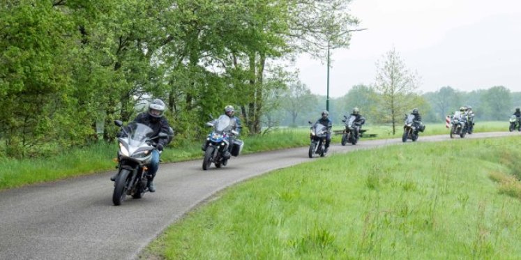 Foto: 3 mei: 28e BBQ-rit motortoerclub d’n Blaospijp