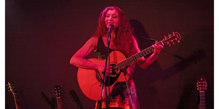 Foto: 25 april: Catself speelt in De Schoenendoos