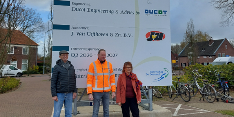 Foto: Wethouder geeft startsein project ‘Duurzaam Duizel’