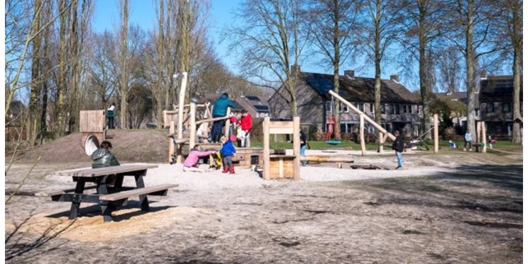 Foto: 22 april: Feestelijke opening natuurspeeltuin Dukaathof