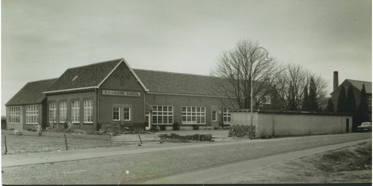 Foto: 23 april: Presentatie over Grootschoterweg Budel-Schoot vanaf 1880