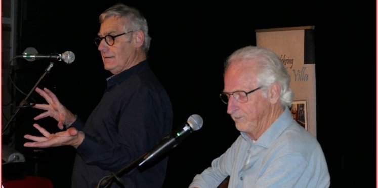 Foto: Muzikale voorstelling Ton Geurtzen en Christian van Gorp in Bibliotheek Bladel