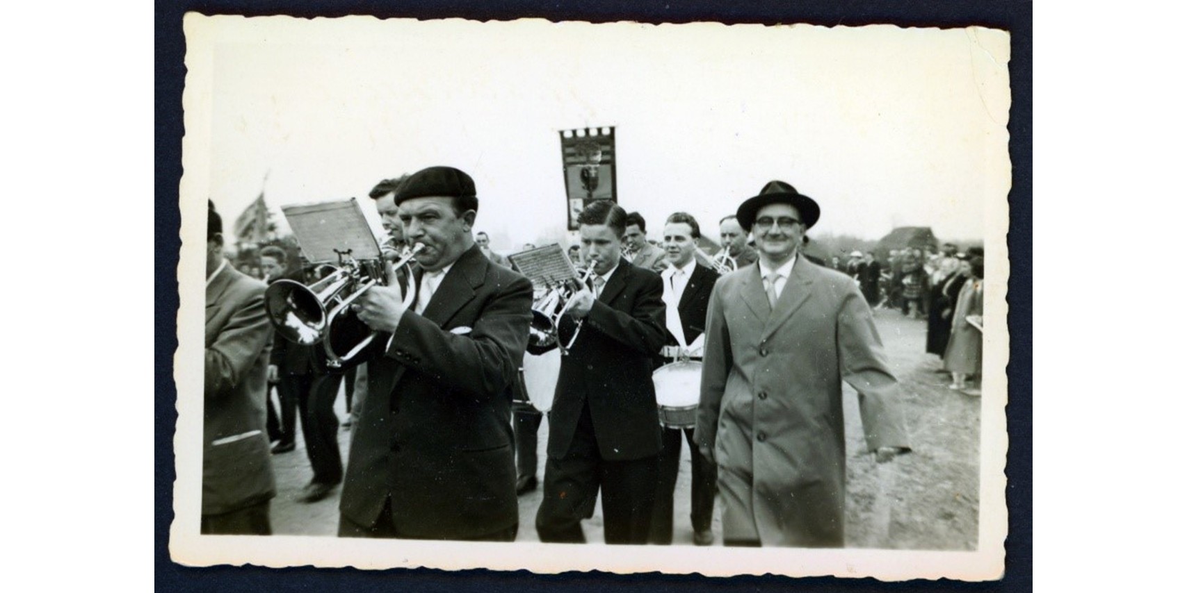 Foto: Dauwtrappen in Maarheeze: traditie keert terug