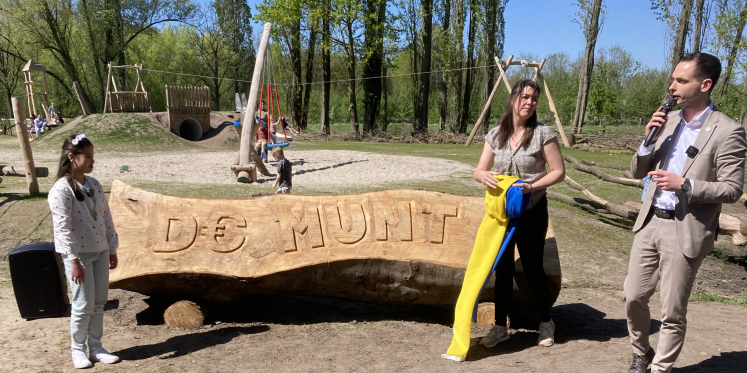 Foto: Nieuwe natuurspeeltuin De Munt in Dommelen feestelijk geopend