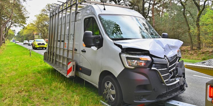 Foto: Kop-staartbotsing op N69 bij Valkenswaard zorgt voor verkeershinder