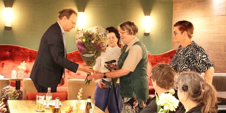 Foto: Gemeentelijke vrijwilligerspenning voor drie vrijwilligers Technika10