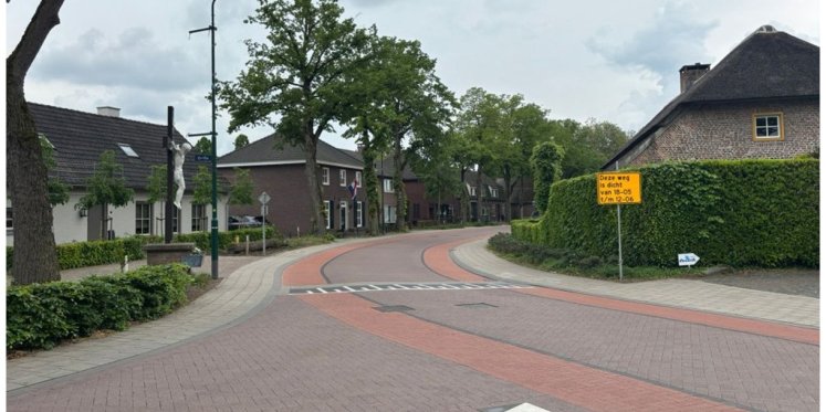 Foto: Oostrikkerstraat in Leende langere tijd afgesloten