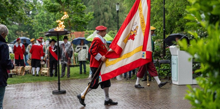 Foto: Dodenherdenking in Heeze met belangrijke rol voor jeugd