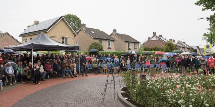 Foto: Dodenherdenking in Veldhoven in beeld