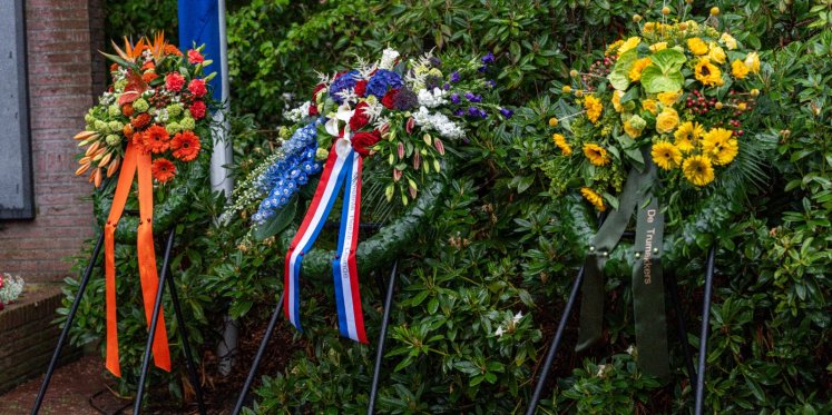 Foto: Dodenherdenking in Heeze met belangrijke rol voor jeugd