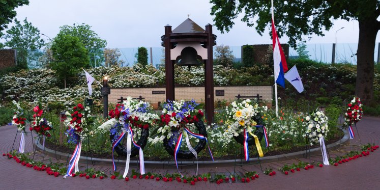 Foto: Dodenherdenking in Veldhoven in beeld