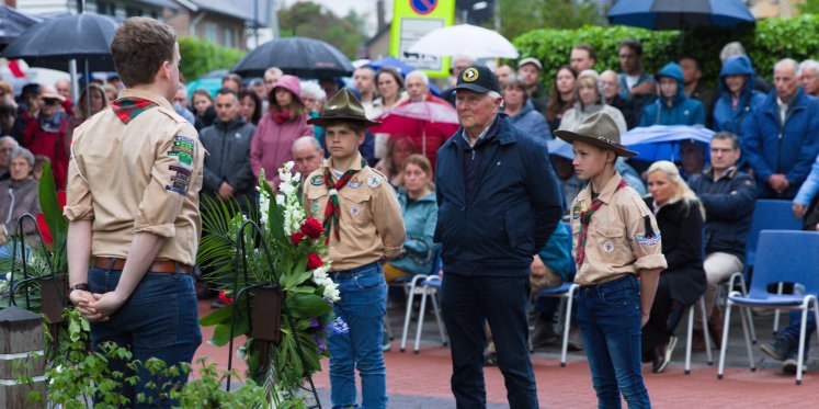 Foto: Dodenherdenking in Veldhoven in beeld