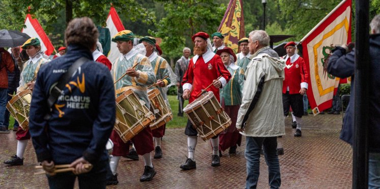Foto: Dodenherdenking in Heeze met belangrijke rol voor jeugd