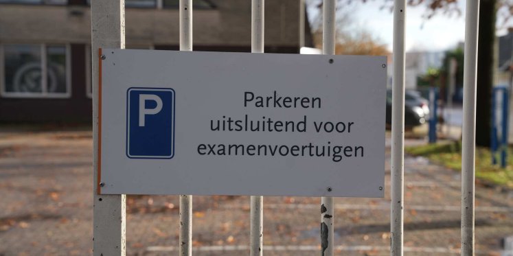 Foto: Rijscholen luiden noodklok over examens en oefenlocaties in Weert