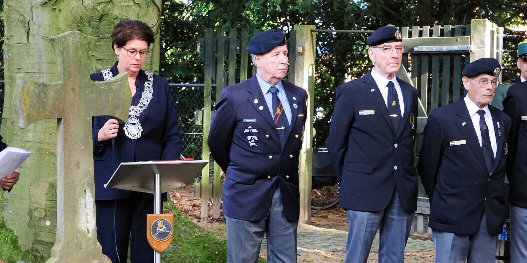 Foto: Herdenking oorlogsslachtoffers Valkenswaard en onthulling plaquette Jean Descubes