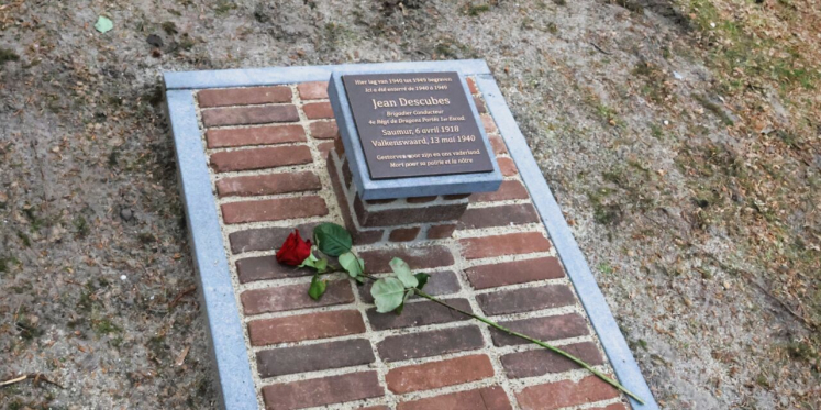 Foto: Herdenking oorlogsslachtoffers Valkenswaard en onthulling plaquette Jean Descubes