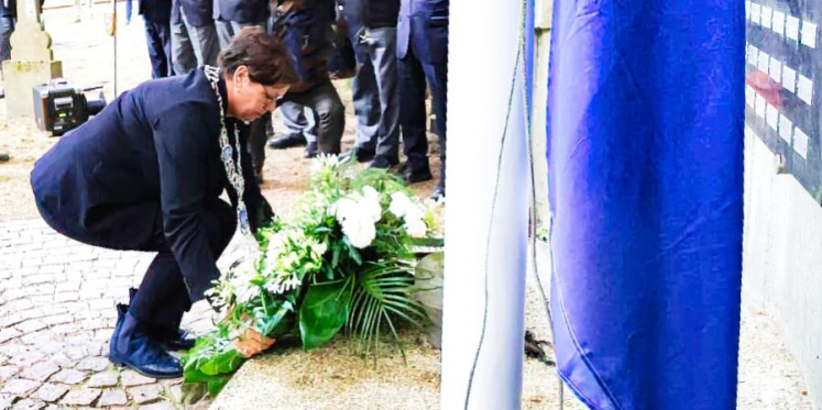 Foto: Herdenking oorlogsslachtoffers Valkenswaard en onthulling plaquette Jean Descubes