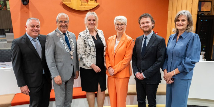 Foto: Coalitieakkoord vastgesteld en nieuwe wethouders benoemd in Bladel