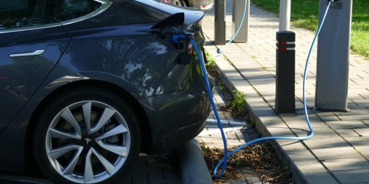 Foto: Cranendonck werkt vol energie aan de plaatsing van laadpalen
