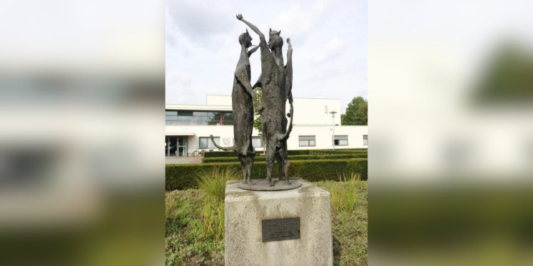 Foto: Nieuw kunstwerk binnenkort onthuld op plek van gestolen ‘Dansende katten’