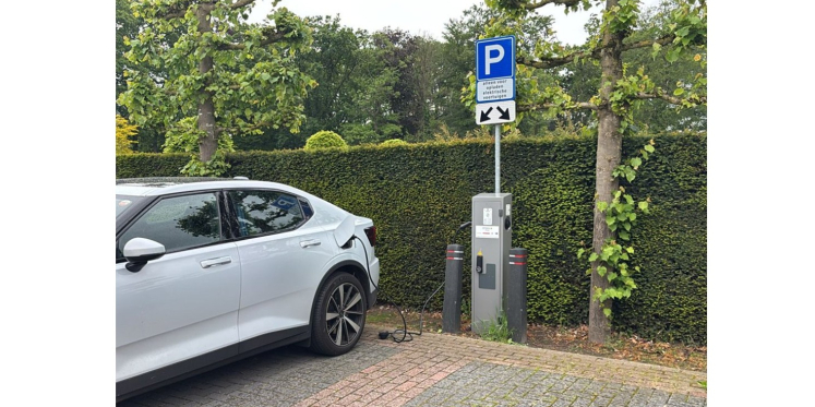 Foto: Heeze-Leende krijgt twaalf nieuwe openbare laadpalen