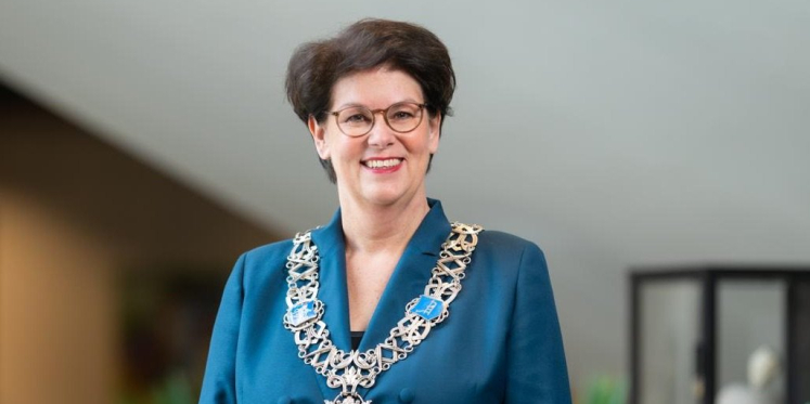 Foto: Burgemeester Valkenswaard reageert op vermoedelijke brandstichting potentiële opvanglocatie asielzoekers
