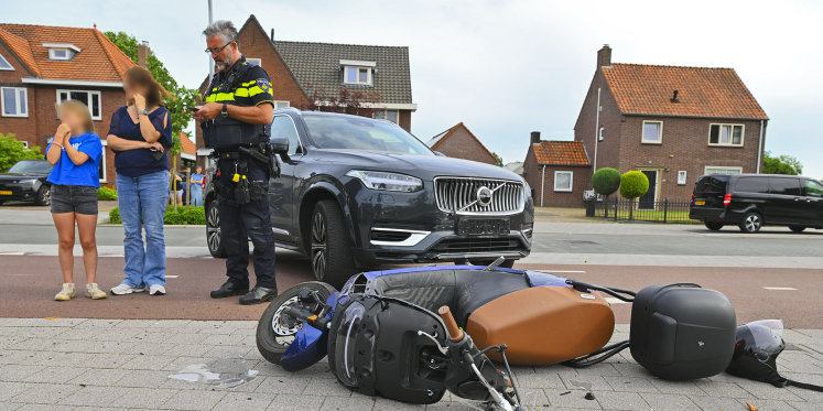 Foto: Scooterrijdster gewond bij ongeval op Dommelseweg in Valkenswaard